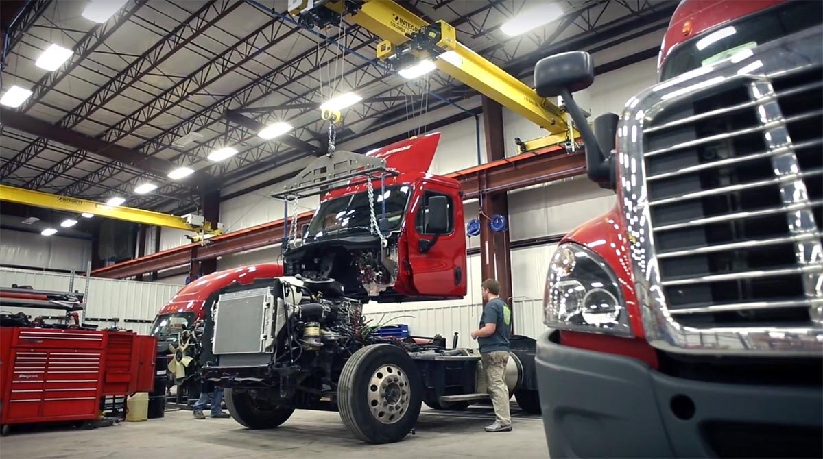 Heavy duty truck repair shop in St Paul, Minnesota